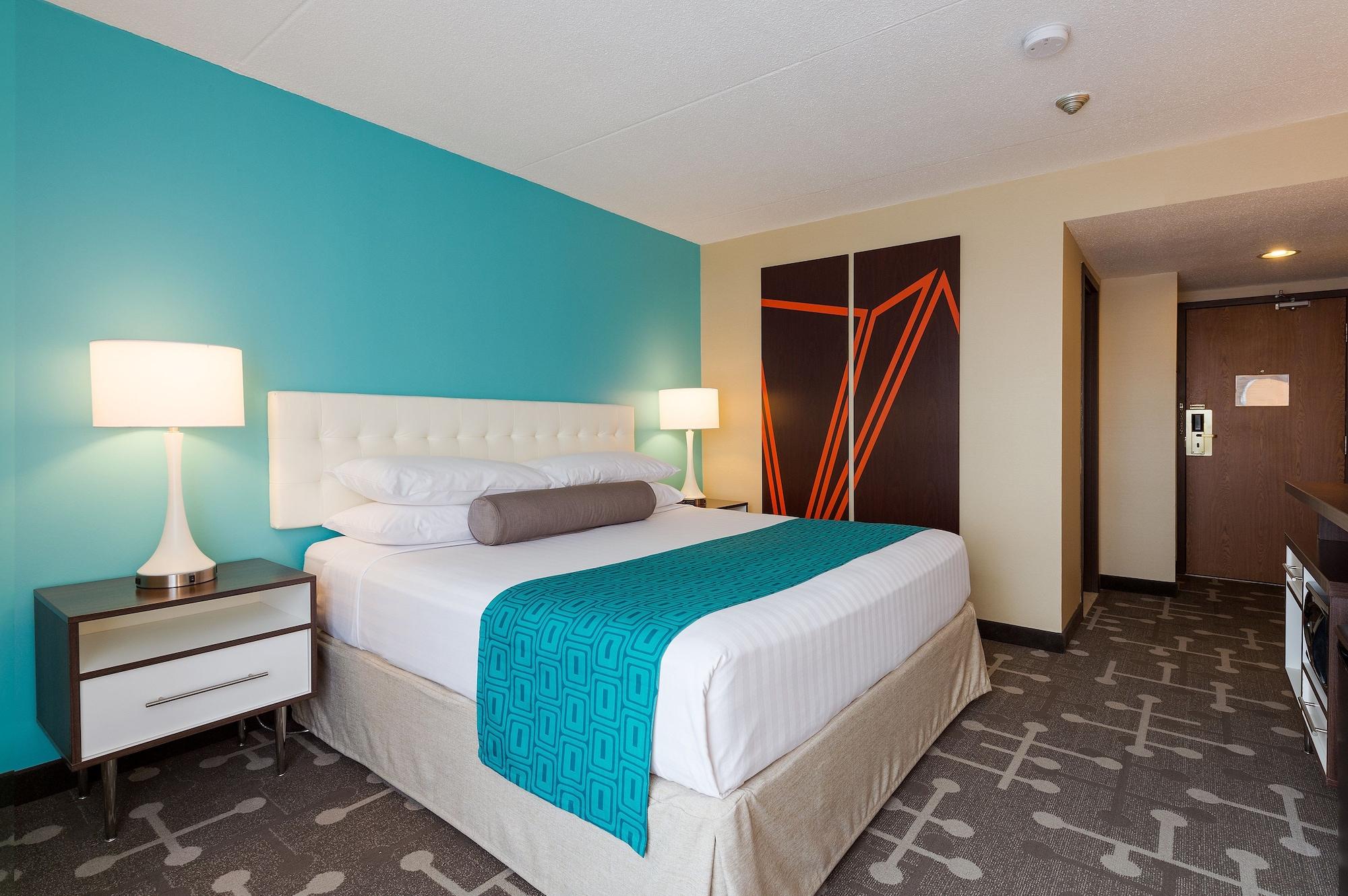 Howard Johnson Plaza By Wyndham By The Falls 3*