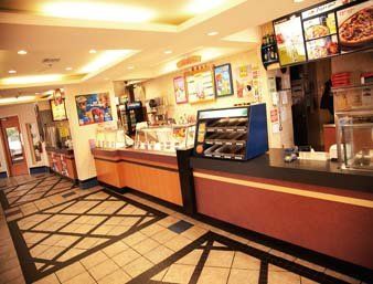 Howard Johnson Plaza By Wyndham By The Falls